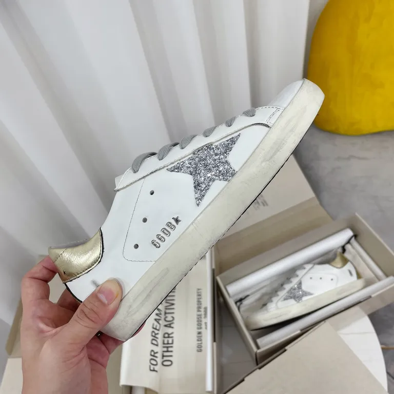 Golden Goose Shoe 